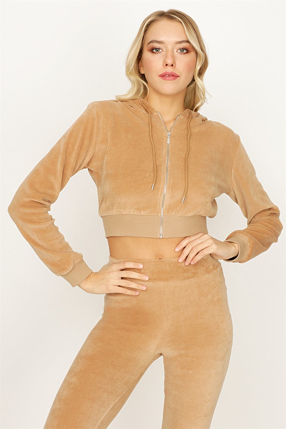 Kadın Camel Kadife Kapüşonlu Fermuarlı Crop Sweatshirt