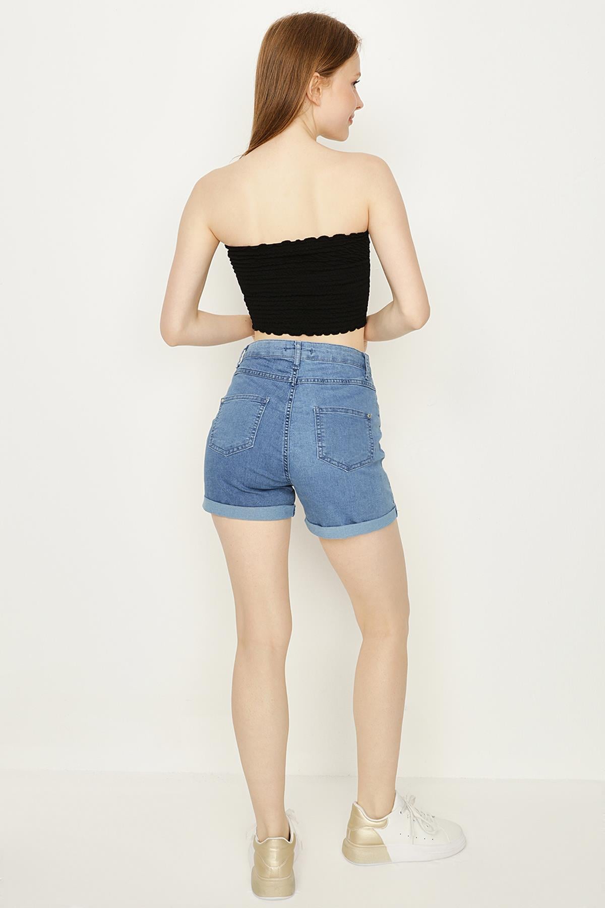 Kadın Düğmeli Mini Denim Şort