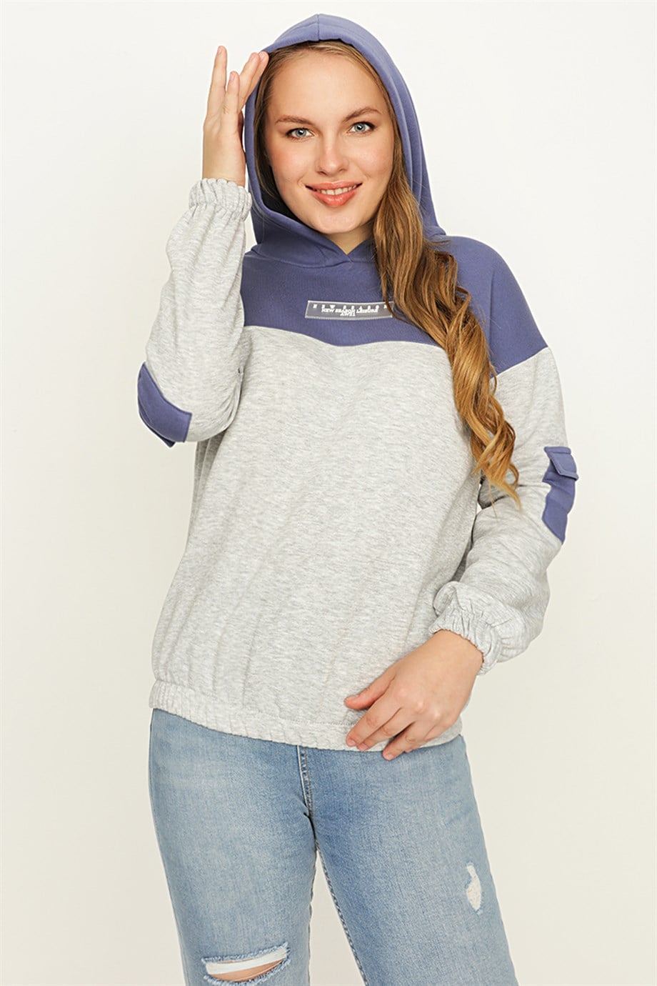Kadın Kapüşonlu Kolları Cepli Sweatshirt
