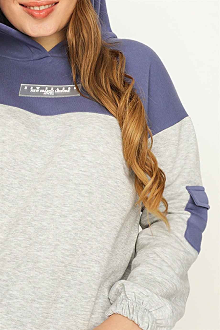 Kadın Kapüşonlu Kolları Cepli Sweatshirt