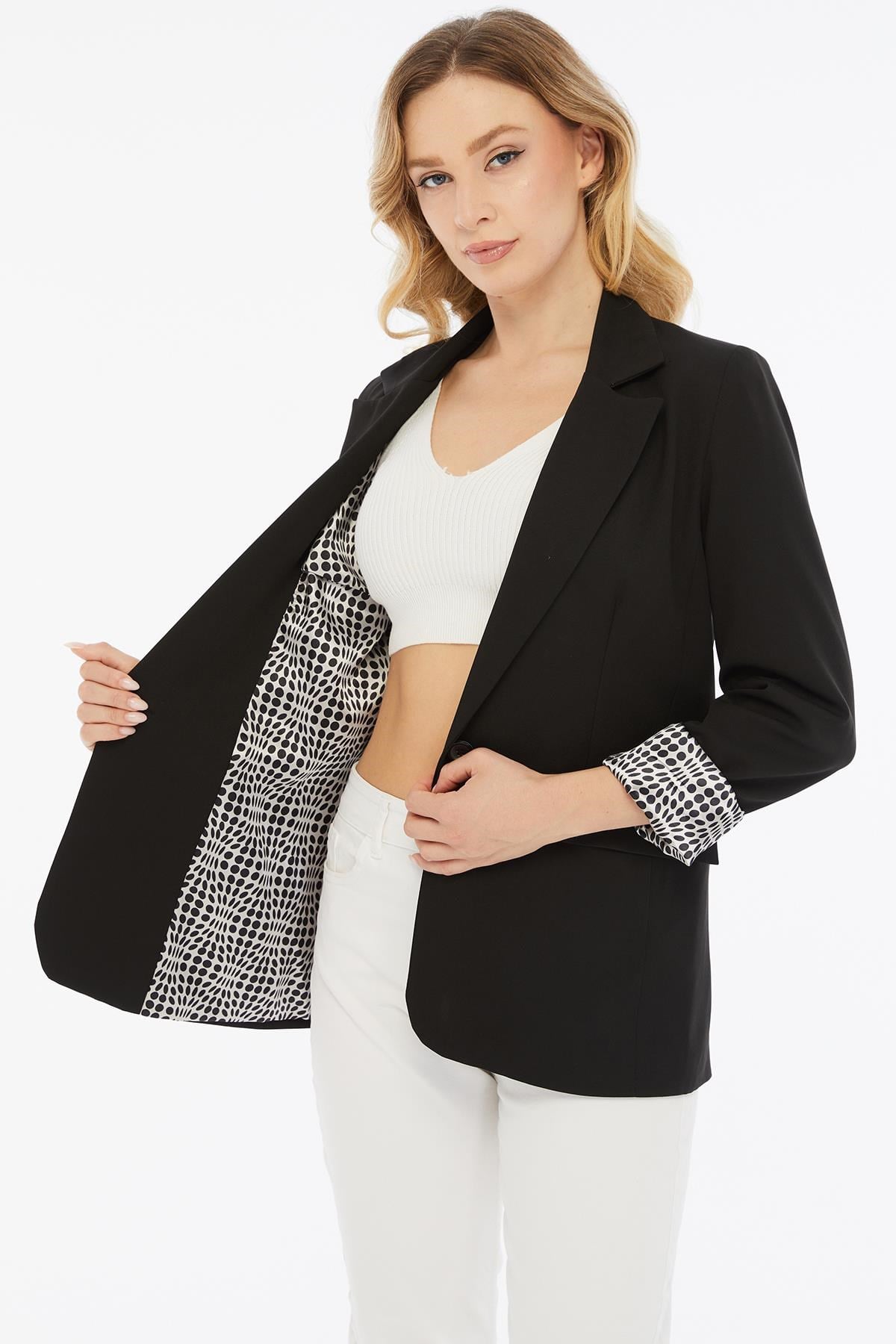 Kadın Tek Düğme Kapamalı Yırtmaç Detaylı Blazer Ceket
