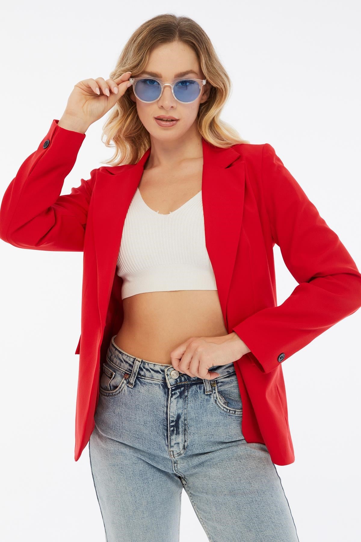Kadın Tek Düğme Kapamalı Yırtmaç Detaylı Blazer Ceket