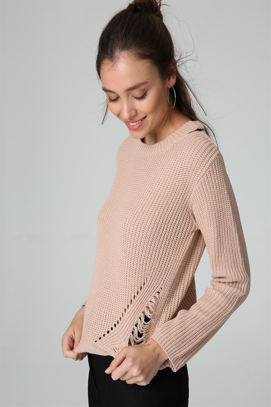 Kadın Yırtık Detaylı Kazak