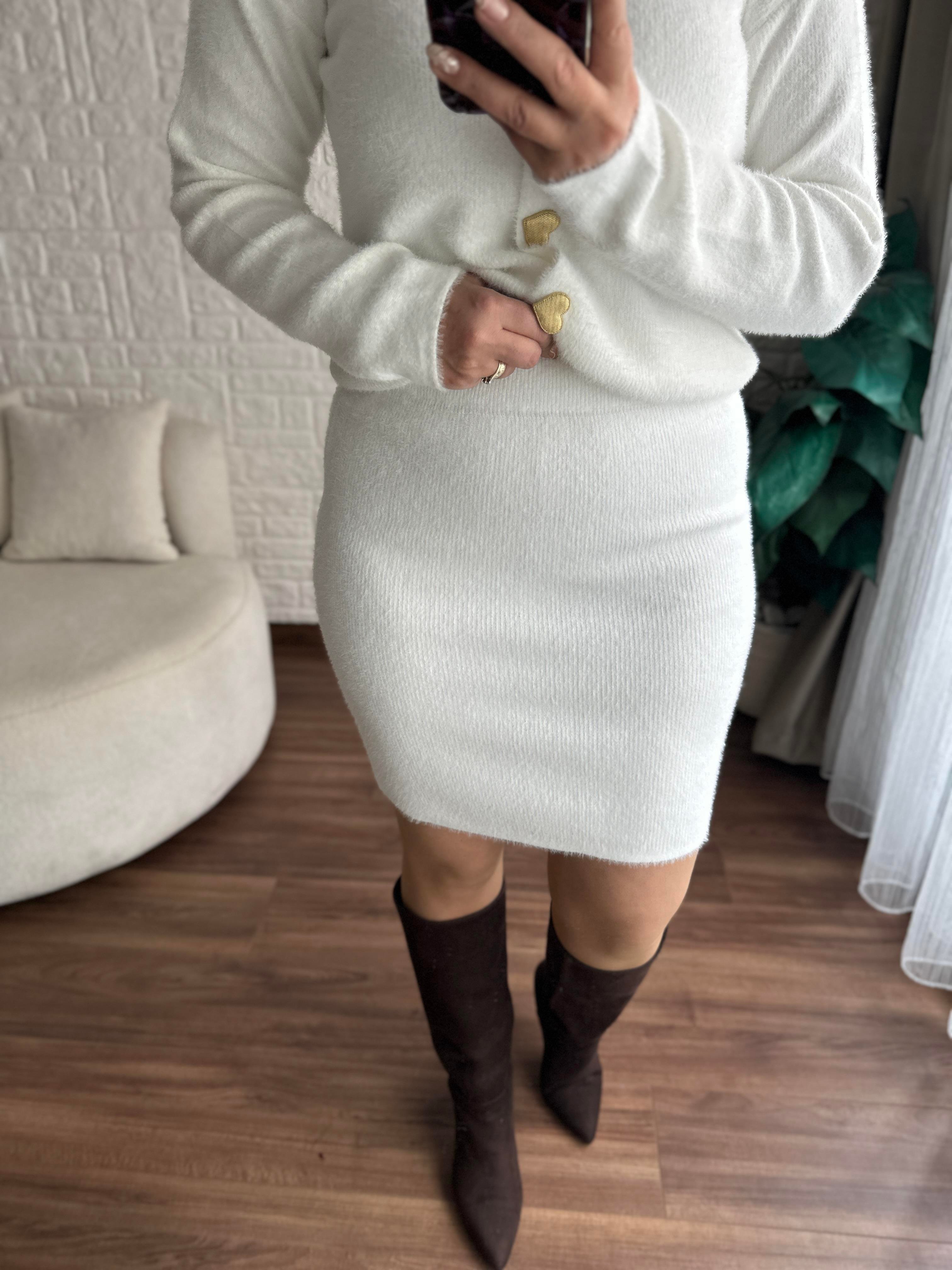 Beyaz Gold Düğmeli Yumoş Takım