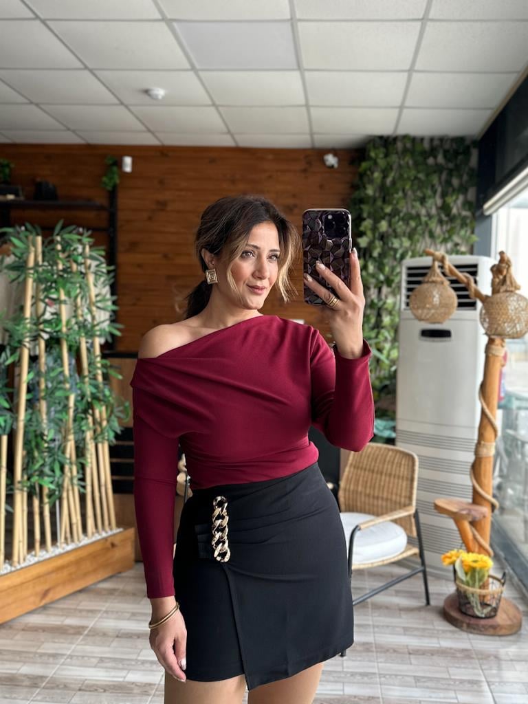 Düşük Omuz Drapeli Asimetrik Krep Bluz Bordo