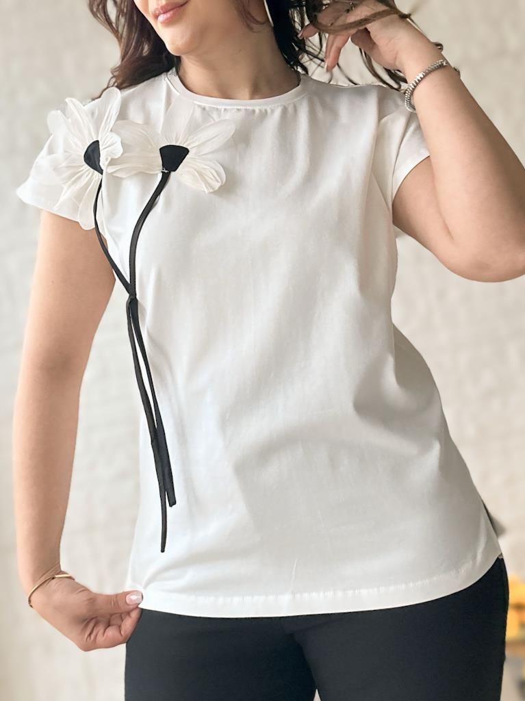 Ekru Lüks Kalite Çiçek Detaylı Basic Bluz