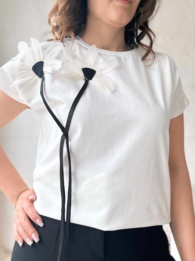 Ekru Lüks Kalite Çiçek Detaylı Basic Bluz