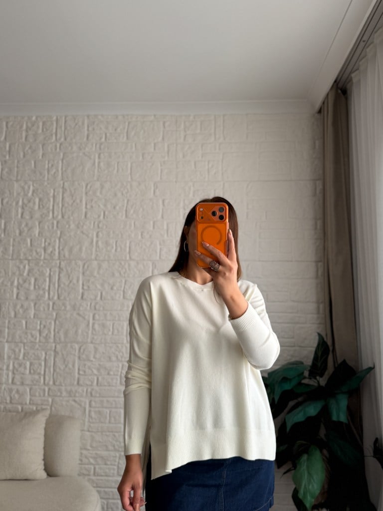 Ekru Yan Yırtçalı Oversize Triko Kazak