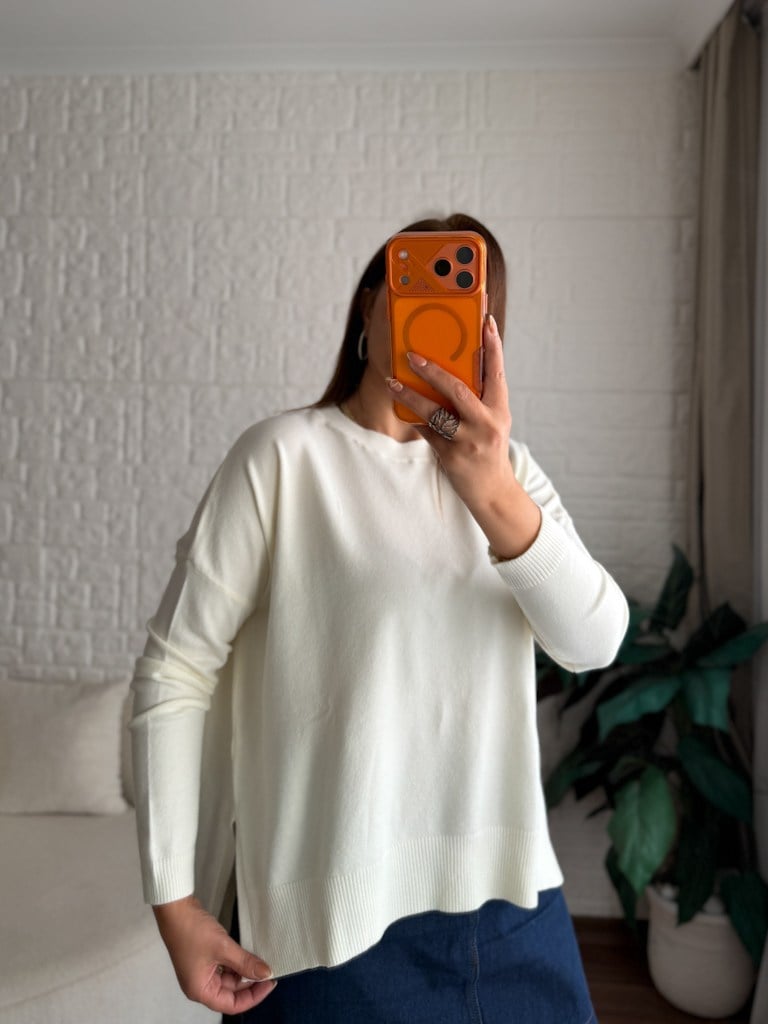 Ekru Yan Yırtçalı Oversize Triko Kazak
