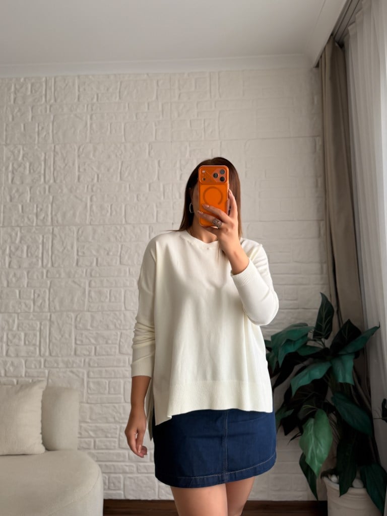 Ekru Yan Yırtçalı Oversize Triko Kazak