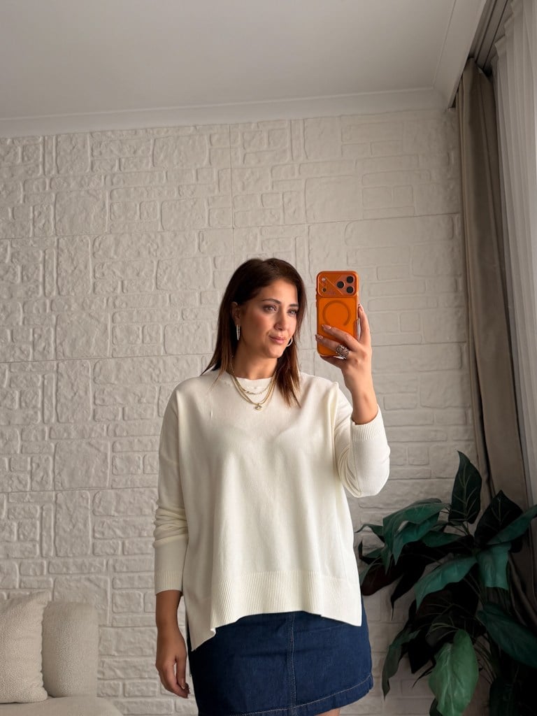Ekru Yan Yırtçalı Oversize Triko Kazak