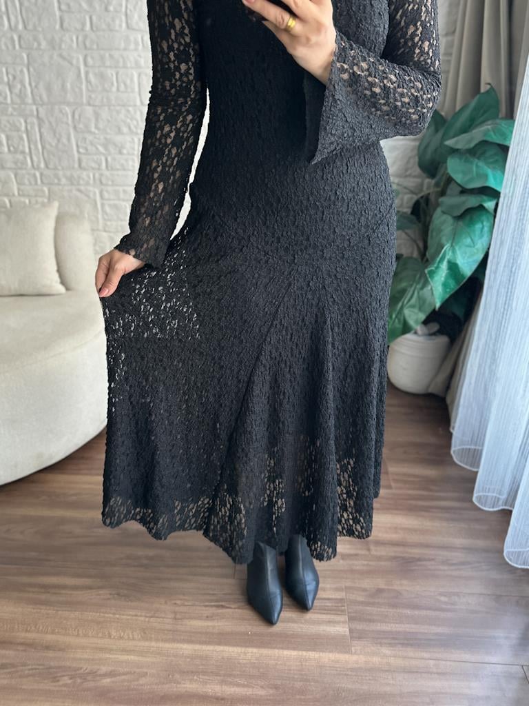 Eteği Volanlı Maxi Dantel Elbise Siyah
