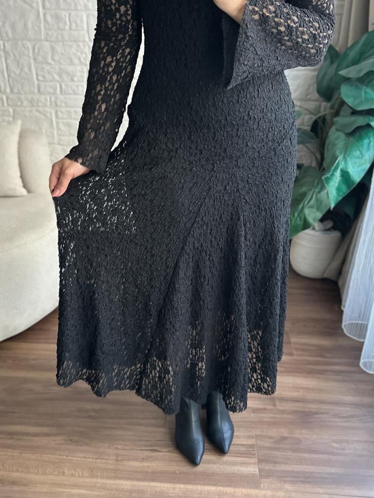 Eteği Volanlı Maxi Dantel Elbise Siyah