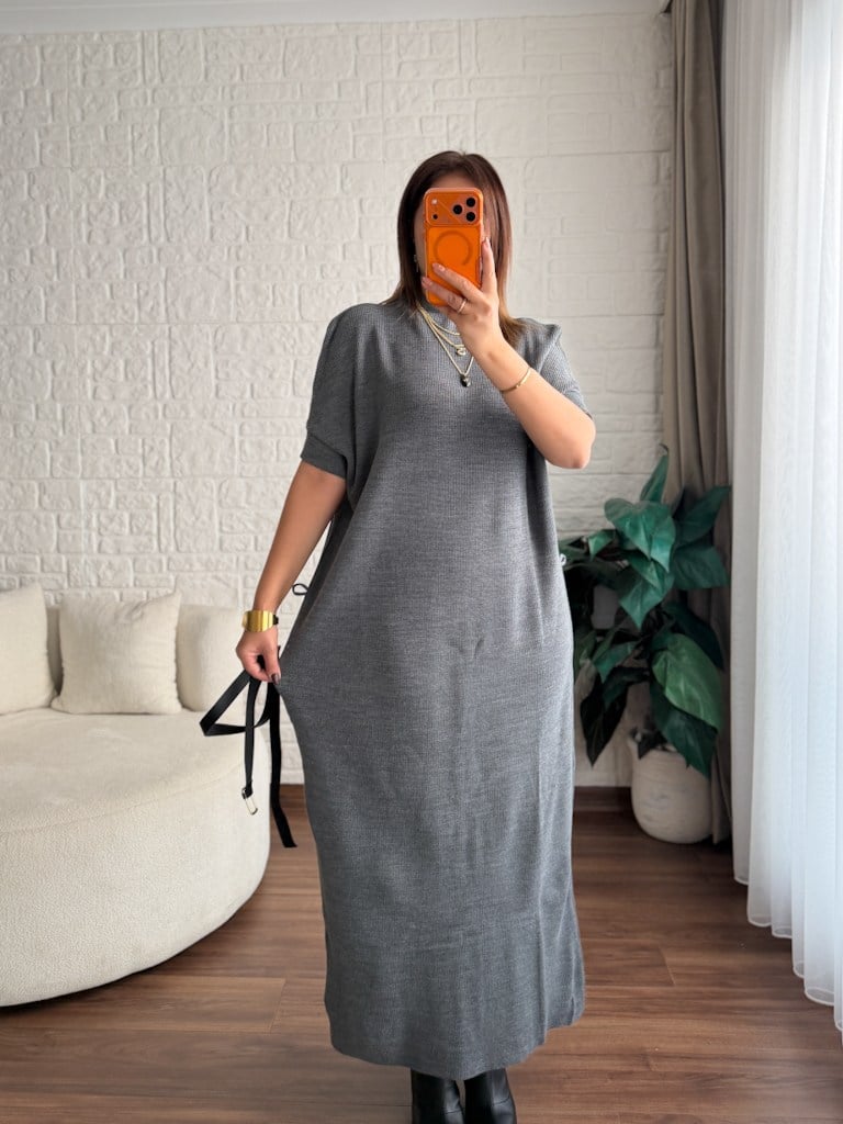 Gri Kısa Kol Yarım Balıkçı Kemerli Triko Elbise