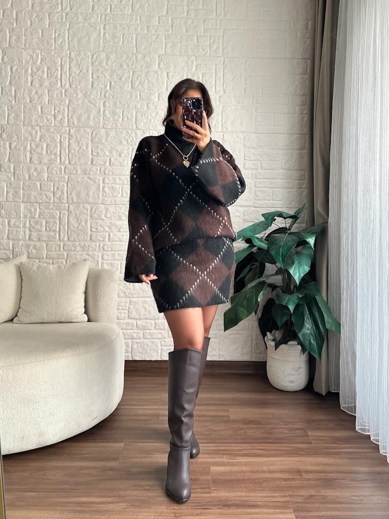 Kahve Siyah Baklava Desen Şardonlu Tok Triko Takım