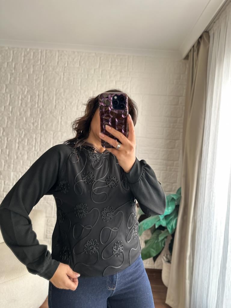 Kapşonu ve Önü Tül İşlemeli Sweatshirt