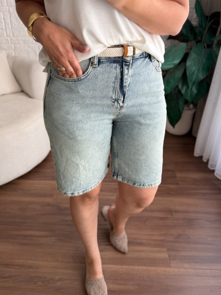 Kemerli Bermuda Jean Şort Açık Mavi