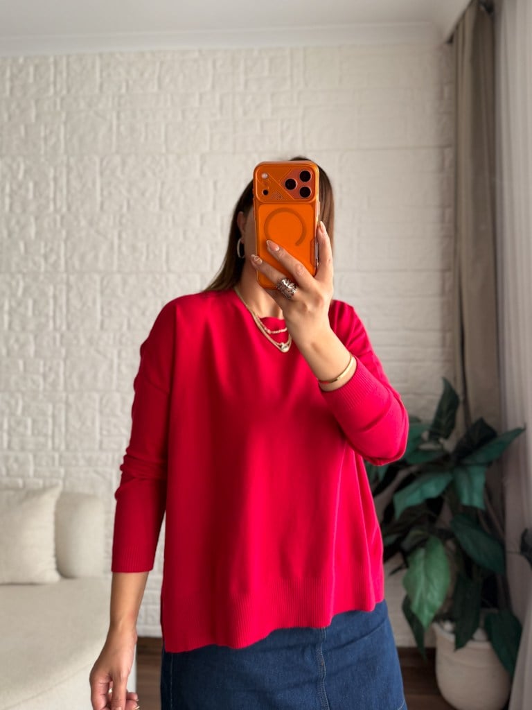 Kırmızı Yan Yırtçalı Oversize Triko Kazak