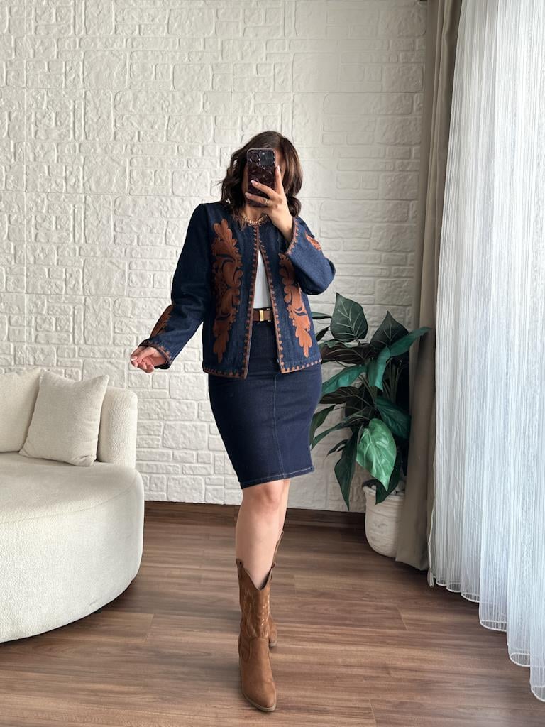 Koyu Lacivert Süzene Nakış İşlemeli Jean Ceket