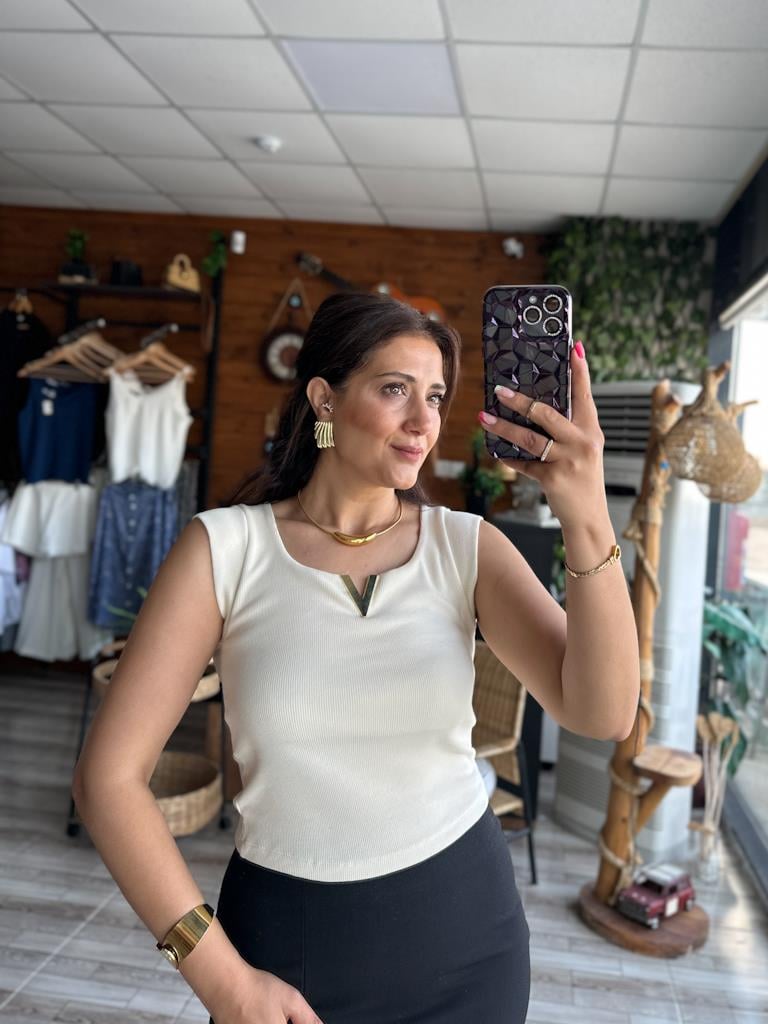 Krem  Lüks Kalite V Aksesuar Detay Kaşkorse Bluz