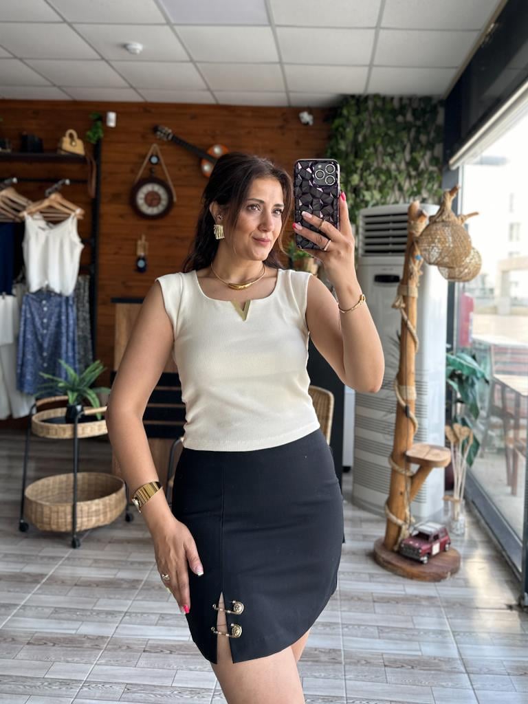 Krem  Lüks Kalite V Aksesuar Detay Kaşkorse Bluz
