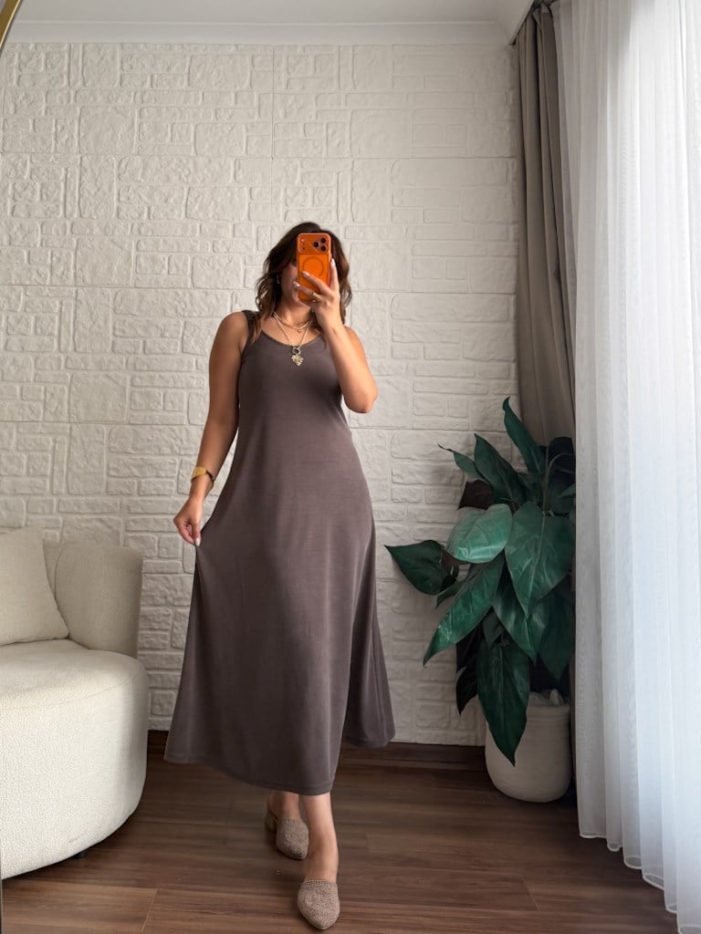 Lastik Askılı Slim Kalıp Pike Elbise Kahverengi
