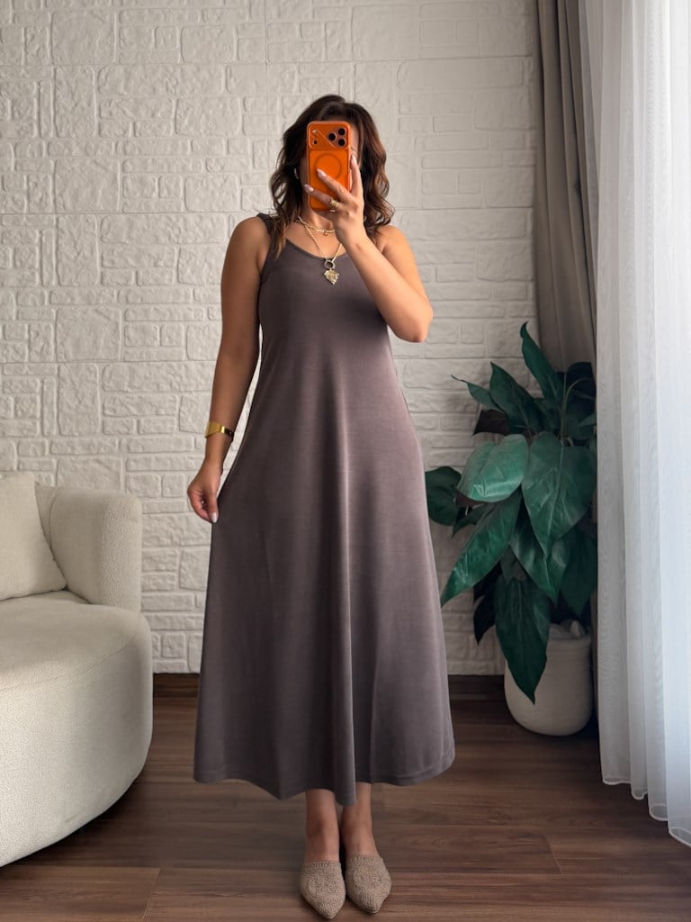 Lastik Askılı Slim Kalıp Pike Elbise Kahverengi