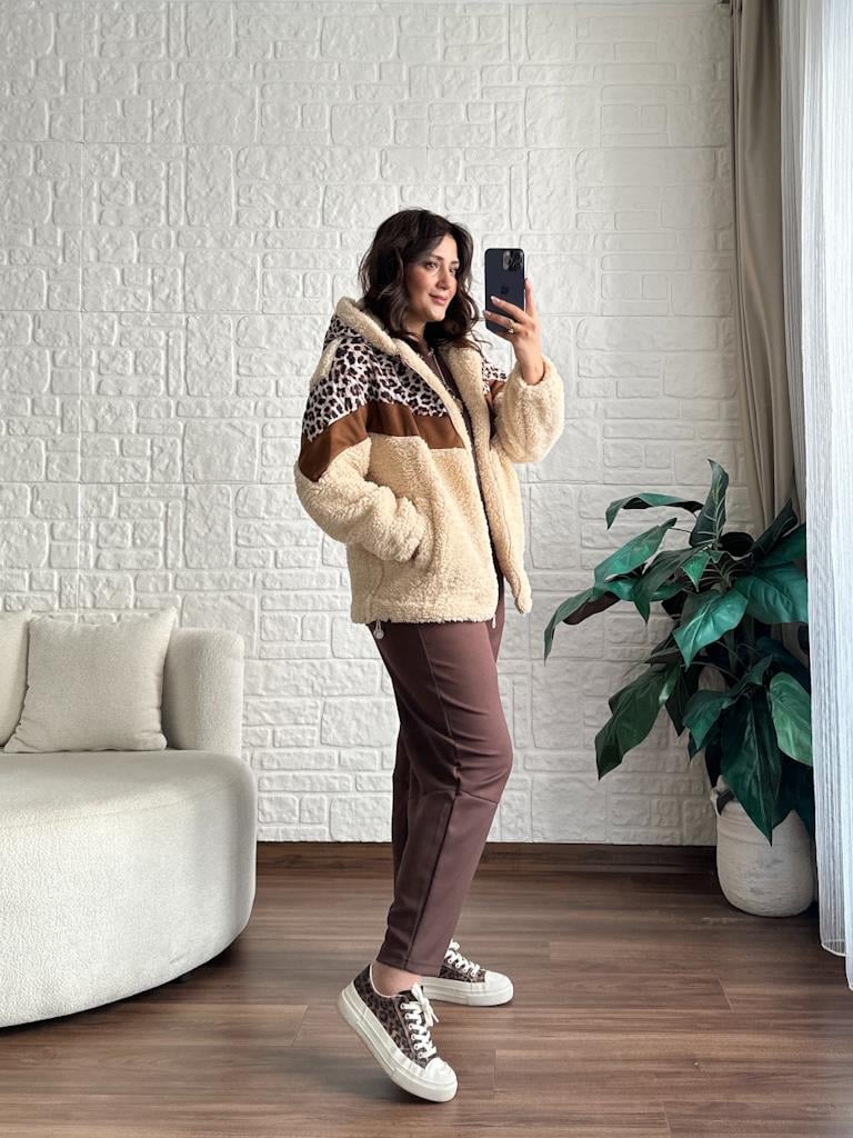 Leopar Kapitone Garnili Kapüşonlu Astarlı Pelüş Mont