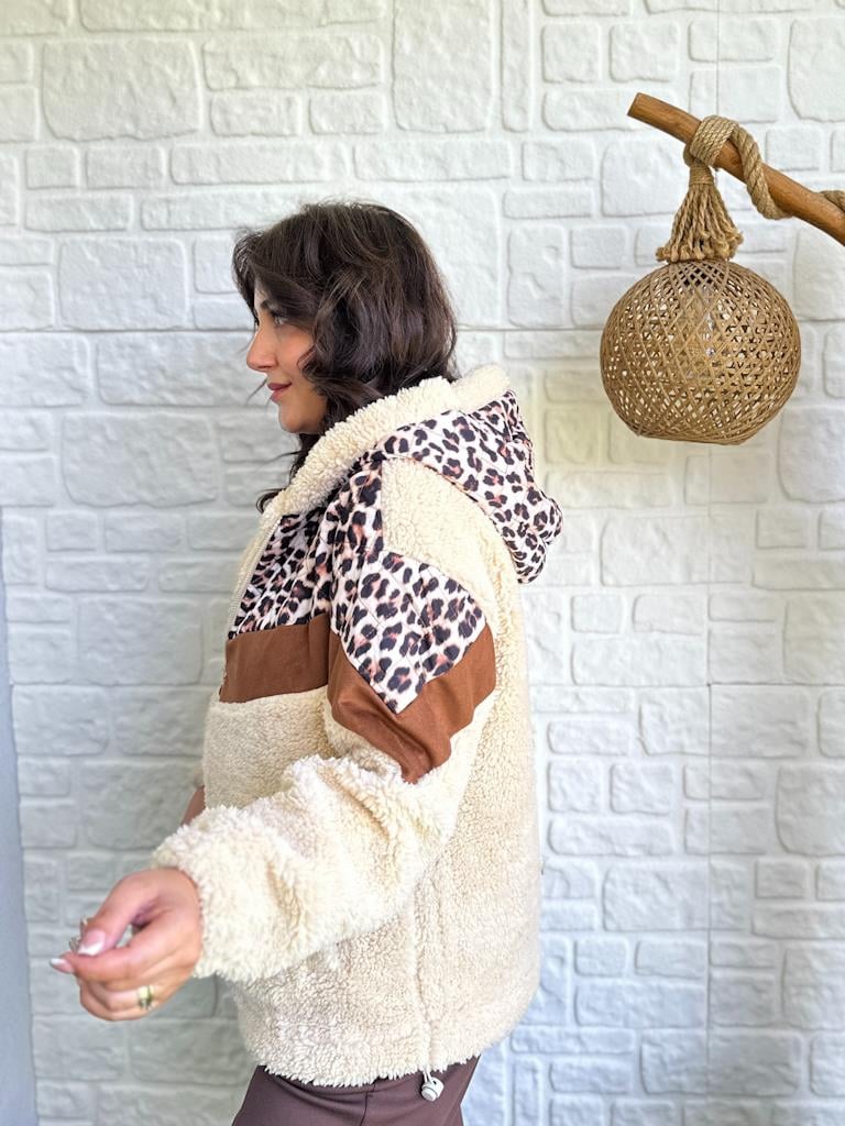 Leopar Kapitone Garnili Kapüşonlu Astarlı Pelüş Mont