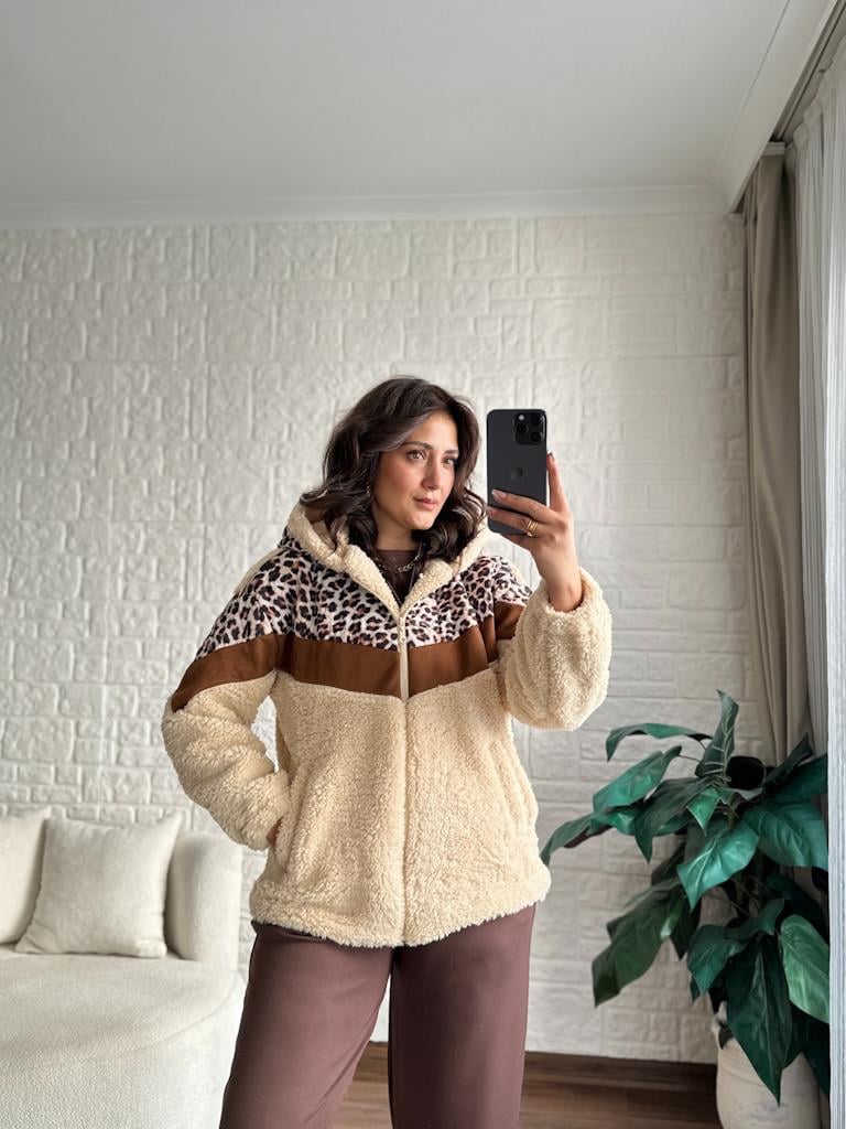 Leopar Kapitone Garnili Kapüşonlu Astarlı Pelüş Mont