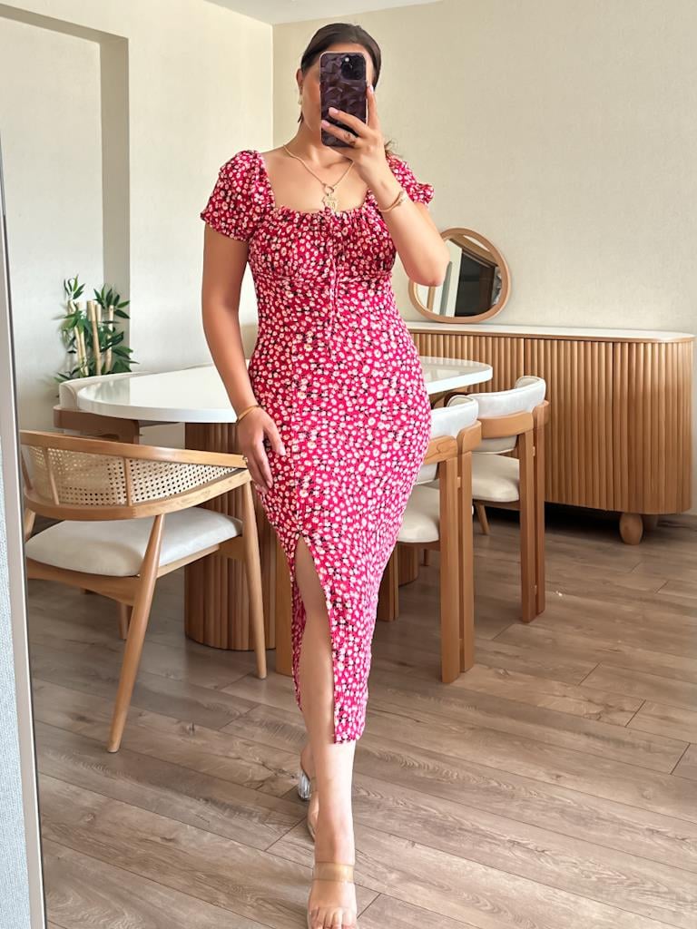 Likralı Önü Büzgülü Yırtmaç Detay Çıtır Çiçek Desenli Elbise Koyu Pembe