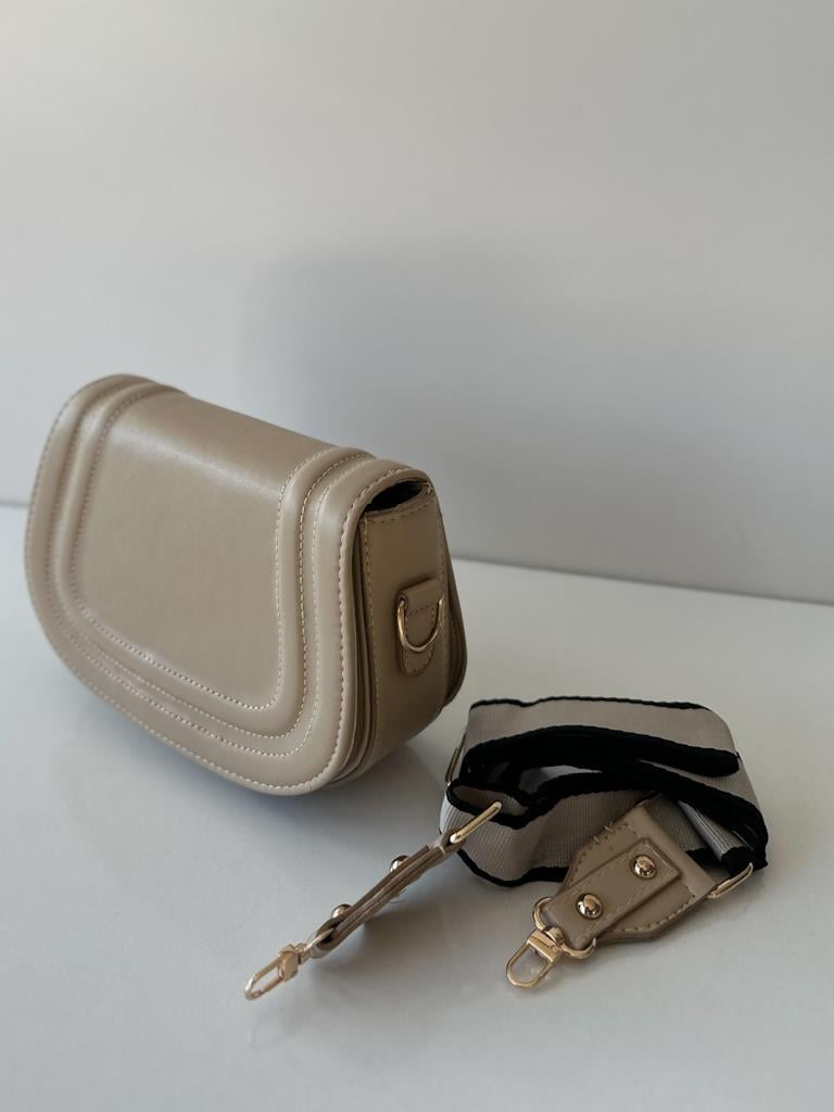 Marka Model Çapraz Askılı Çanta Bej