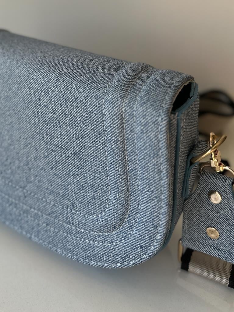 Marka Model Çapraz Askılı Çanta Jean