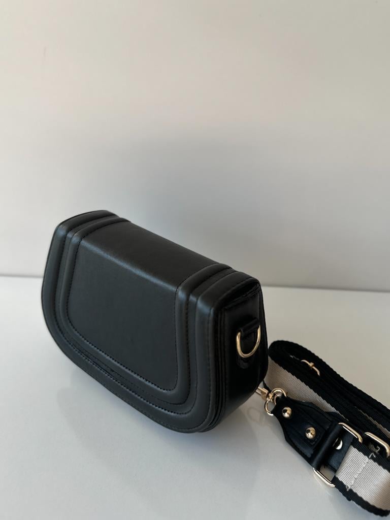 Marka Model Çapraz Askılı Çanta Siyah