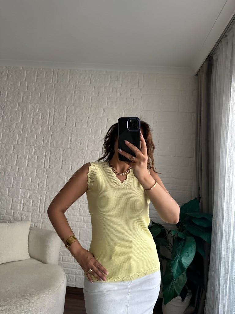 Merdiven Yaka Ajur Desenli Full Likralı Triko Bluz Sarı