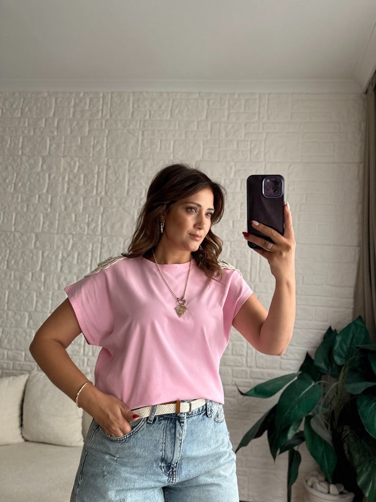 Omuz Çiçek Nakış Detaylı Premium Bluz Pembe