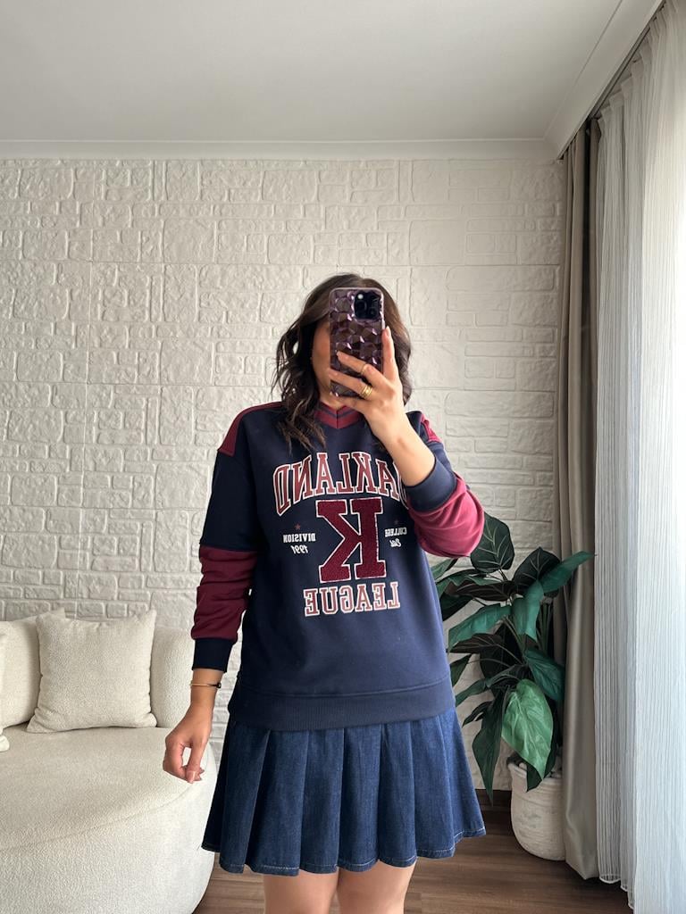 Önü Nakış İşleme V Yaka Bordo Lacivert Yazı Bakılı İki İplik Sweatshirt Lacivert