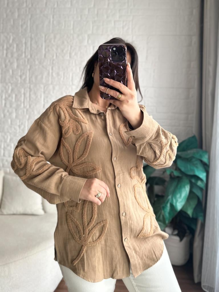 Önü Yaprak Panç Nakışli Müslin Gömlek Koyu Camel