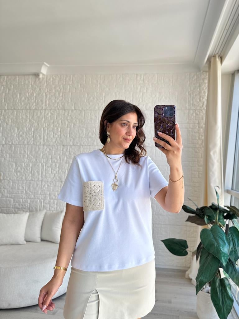 Orijinal Marka Dantel Cep Detaylı Basic Bluz Beyaz