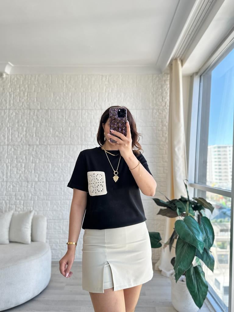 Orijinal Marka Dantel Cep Detaylı Basic Bluz Siyah