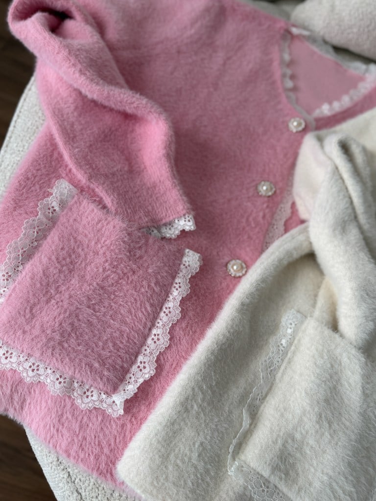 Pembe Dantel Detaylı İnci Düğmeli Yumoş Hırka