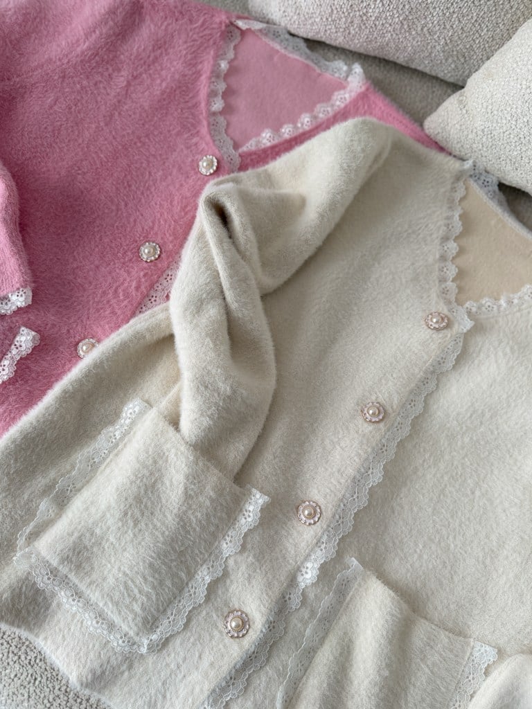 Pembe Dantel Detaylı İnci Düğmeli Yumoş Hırka