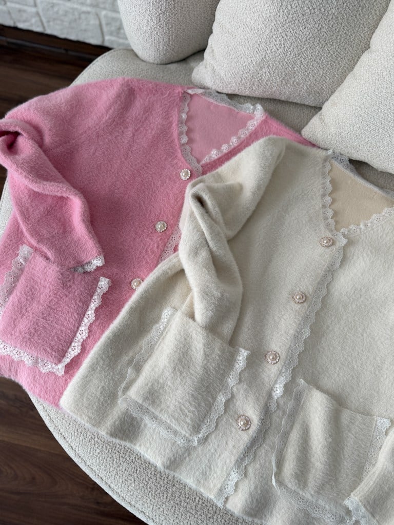 Pembe Dantel Detaylı İnci Düğmeli Yumoş Hırka