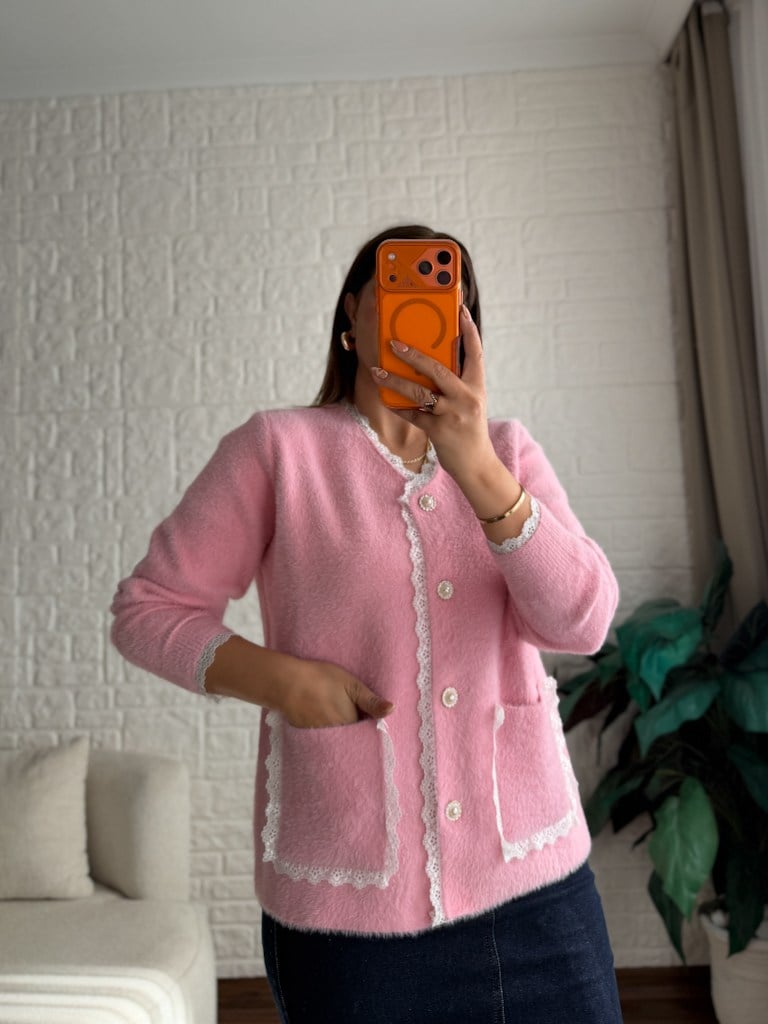 Pembe Dantel Detaylı İnci Düğmeli Yumoş Hırka