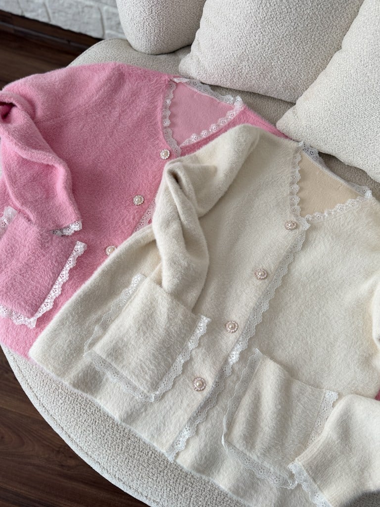 Pembe Dantel Detaylı İnci Düğmeli Yumoş Hırka