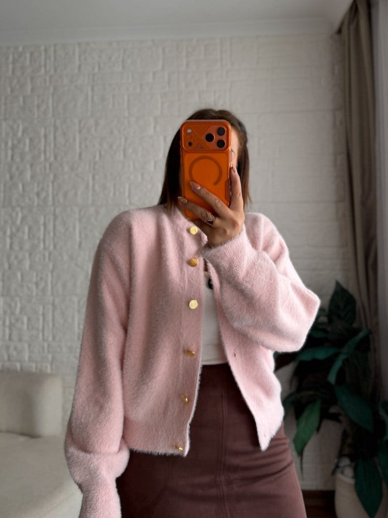 Pembe Gold Düğmeli Yumoş Triko Hırka