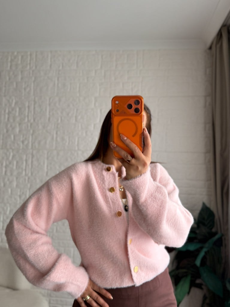 Pembe Gold Düğmeli Yumoş Triko Hırka