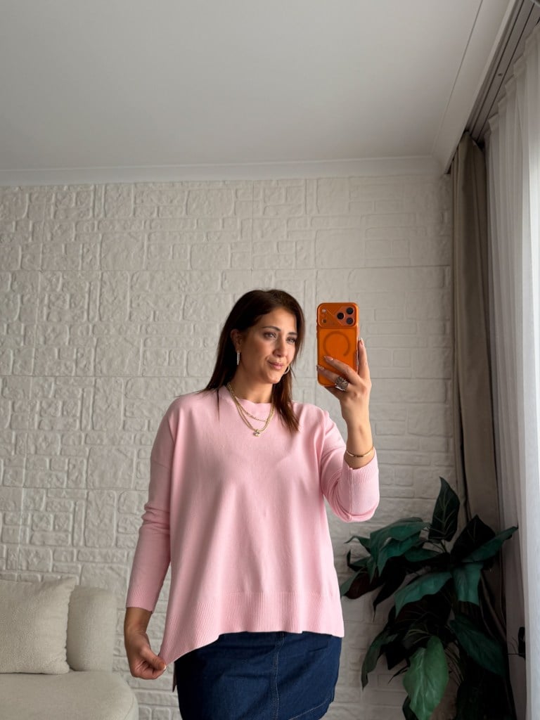 Pembe Yan Yırtçalı Oversize Triko Kazak