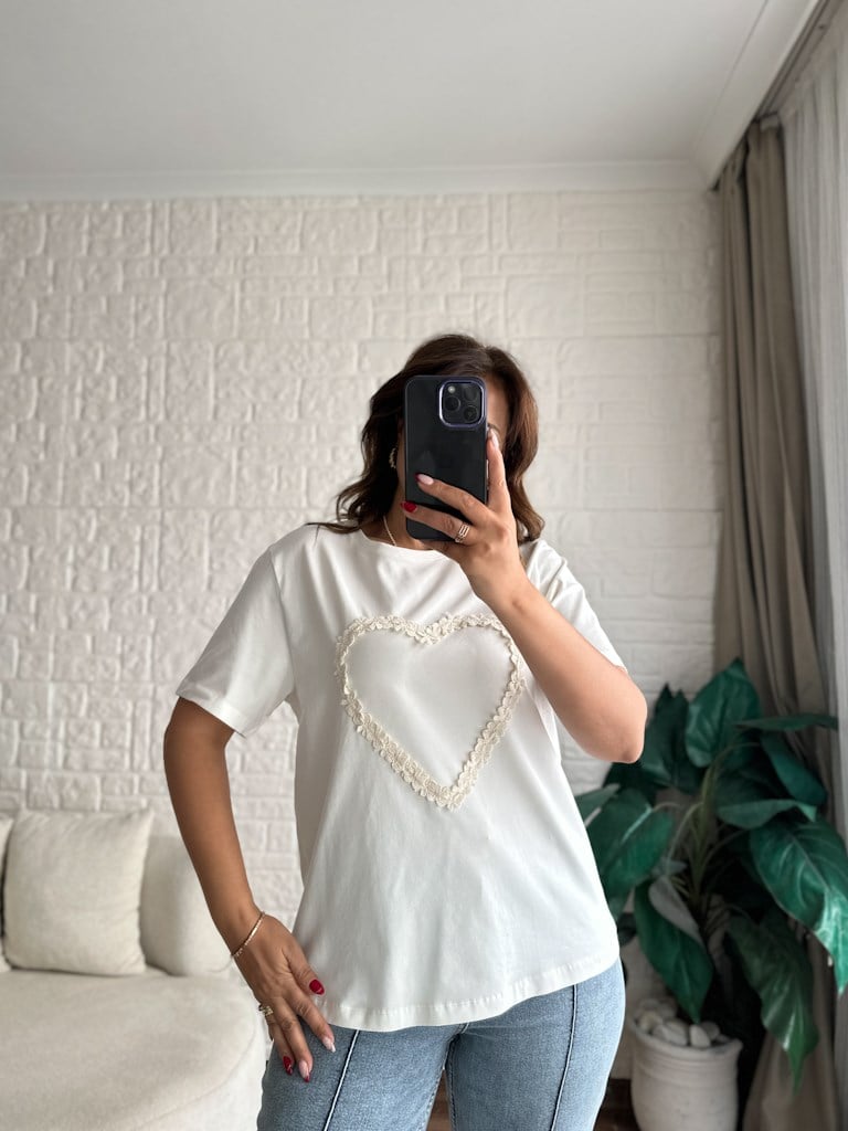 Premium Düşük Omuz Önü Kalp Güpür Tshirt