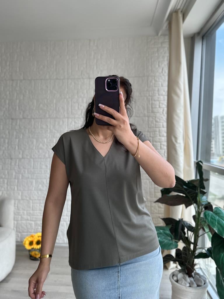Premium Seri Relaxed Fit V Yaka Basic Tişört Haki Yeşil